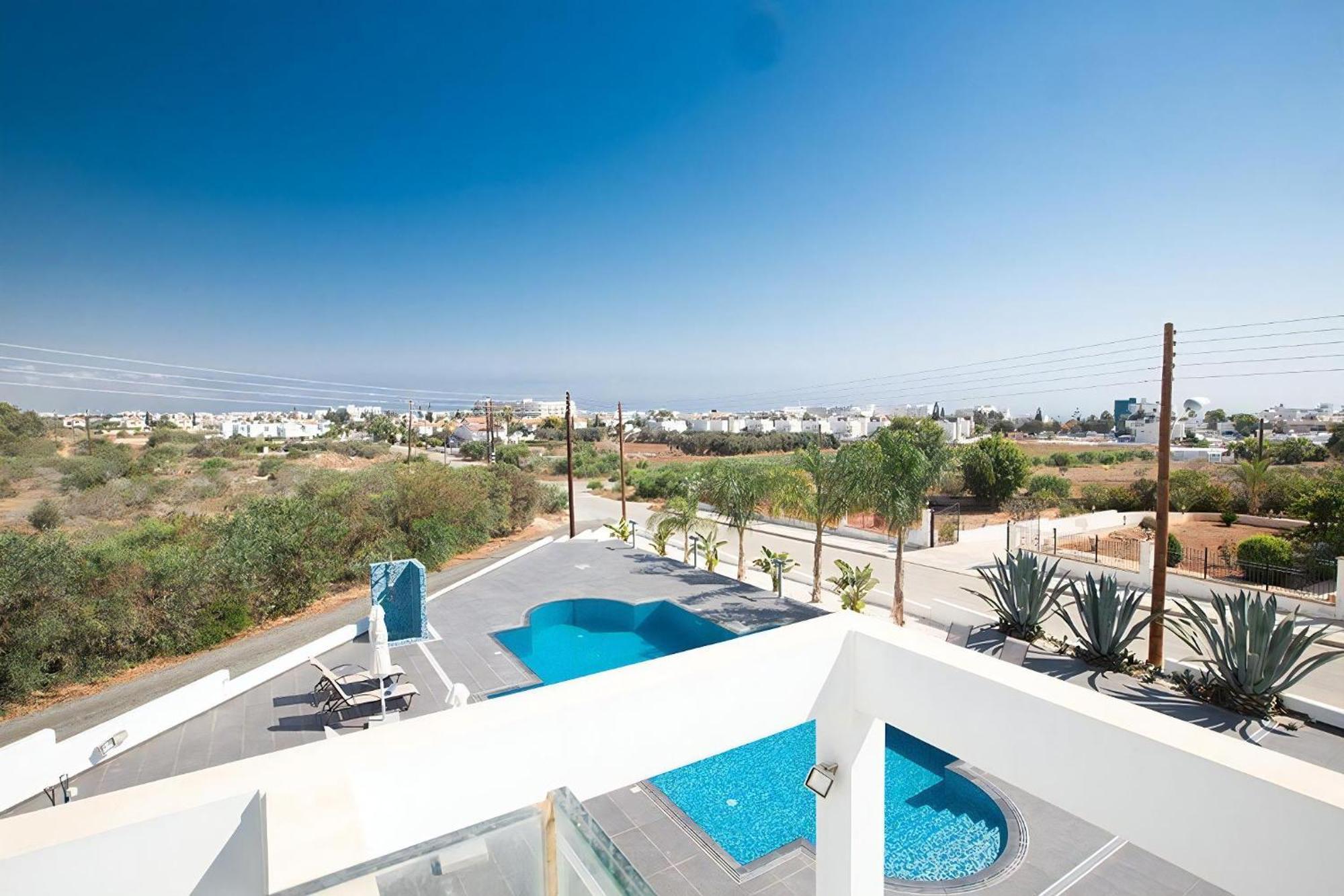 Villa Protara Chrysos - Beautiful 5 Bedroom Protaras Villa - Walking Distance To Fig Tree Bay Exterior photo