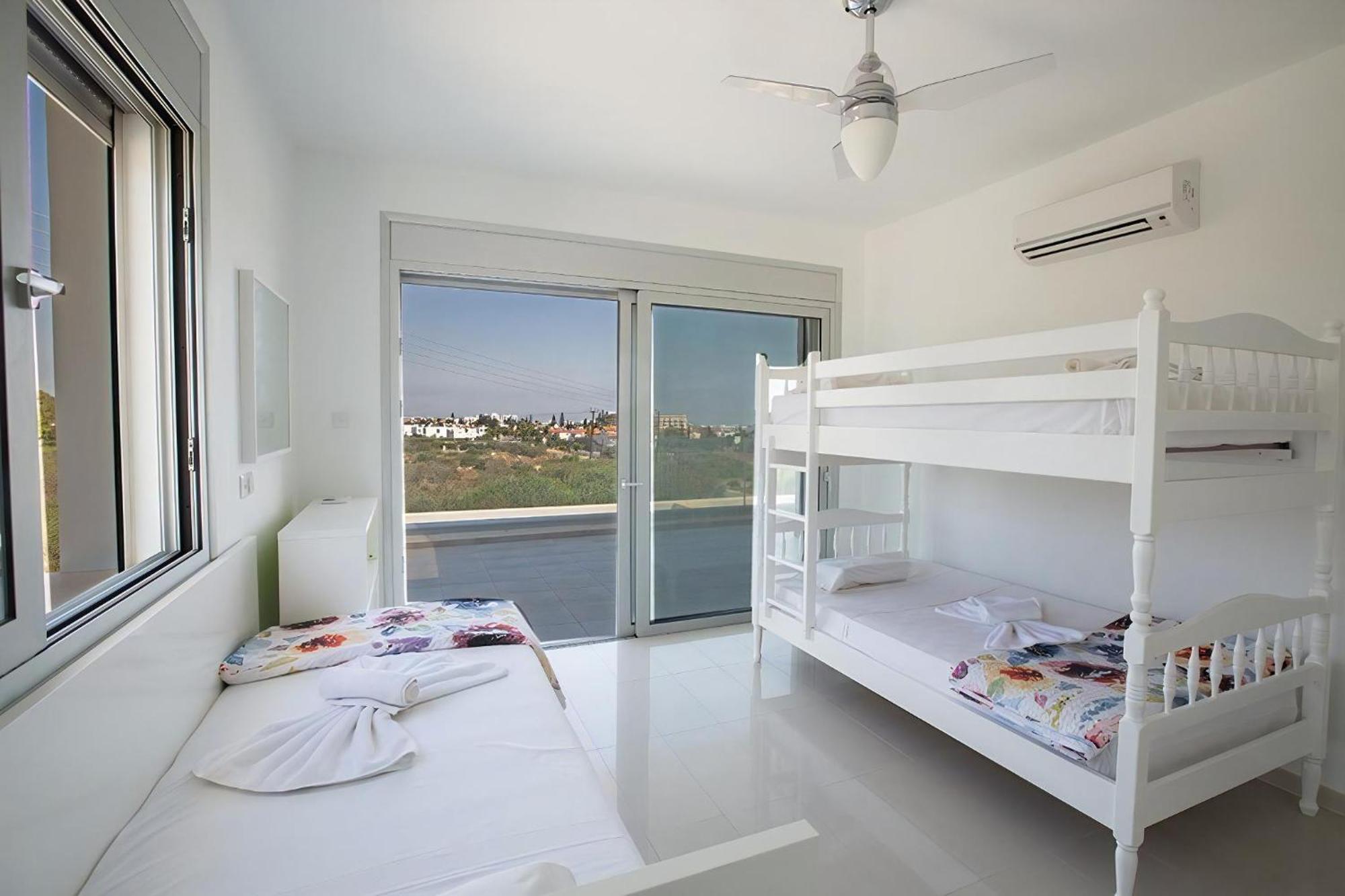 Villa Protara Chrysos - Beautiful 5 Bedroom Protaras Villa - Walking Distance To Fig Tree Bay Exterior photo
