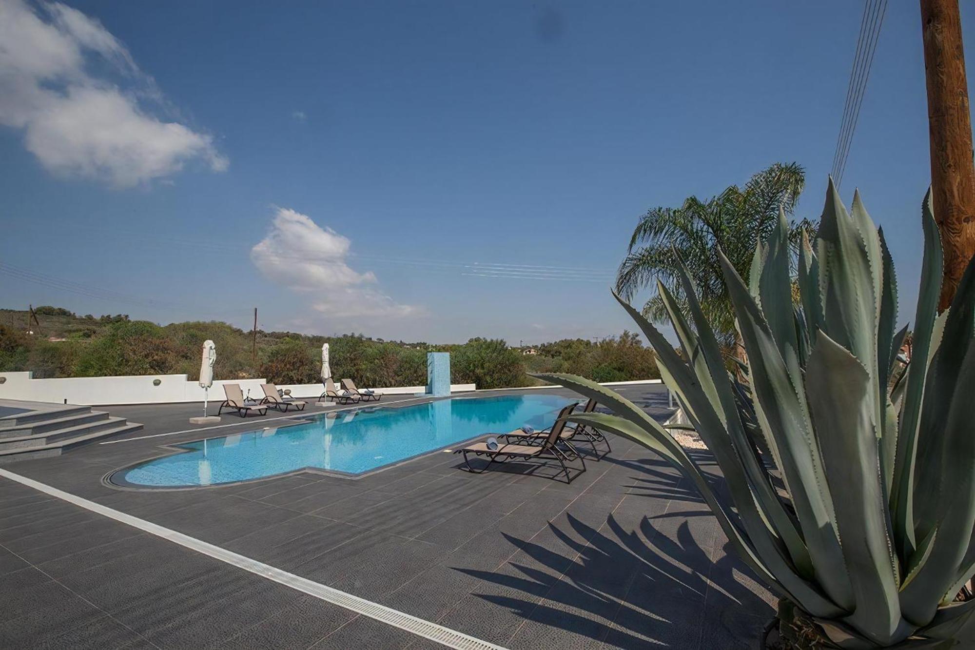 Villa Protara Chrysos - Beautiful 5 Bedroom Protaras Villa - Walking Distance To Fig Tree Bay Exterior photo